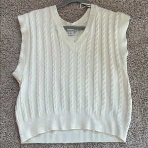 cupcakes & cashmere V-Neck Cream Sweater Vest